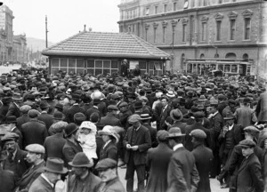 Crowd gathered in Post Office Square, Wellington, during the 1913 Waterfront Strike