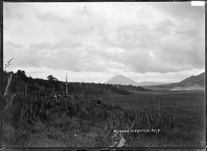 Mount Ngauruhoe in eruption, 1909