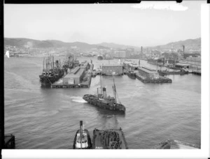 Creator unknown :Photograph of Wellington wharves