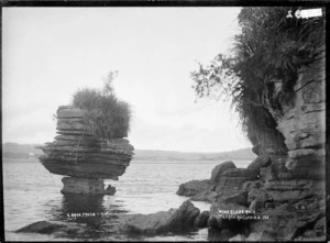 Wineglass Rock, Raglan Harbour, 1910 - Photograph taken by Gilmour Brothers