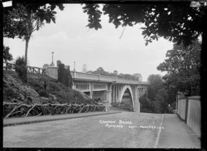 View of Grafton Bridge, Auckland, from Bridge Street, Grafton