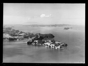 Mahurangi Heads, including Dairy Bay [with Kawau Island in background?], Auckland Region