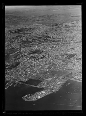 Auckland City, looking south, including Western Reclamation
