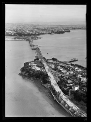 Northcote approach to the Auckland Harbour Bridge