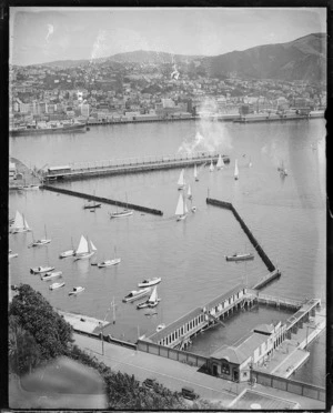 Creator unknown :Photograph of Oriental Bay and Wellington city