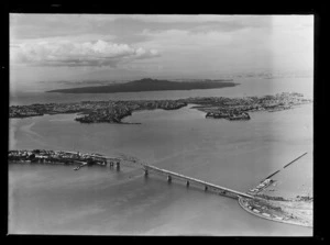 Construction of Auckland Harbour Bridge