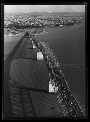 Pedestrians Day on the Auckland Harbour Bridge