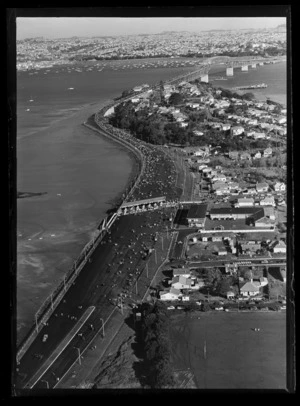 Pedestrians Day on the Auckland Harbour Bridge