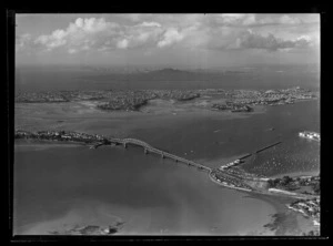 Pedestrians Day on the Auckland Harbour Bridge