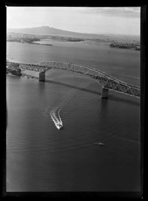 Auckland Harbour Bridge parade