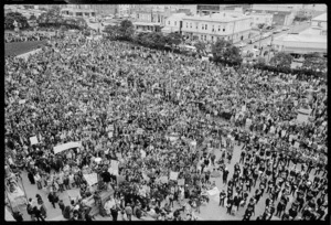 Jesus marchers in Parliament Grounds, Wellington