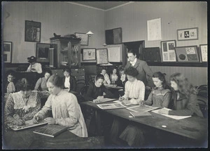 An art class at the Wellington Technical School.