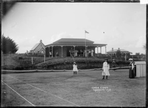 Tennis courts at Te Awamutu, ca 1910s
