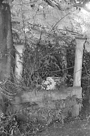 Short family grave, plot 5812, Bolton Street Cemetery