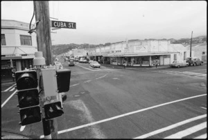 Jackson Street, Petone, with Petone's first traffic lights