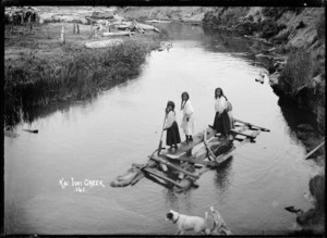 Maori girls on a raft, Kai Iwi Creek