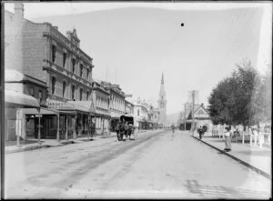 Colombo Street, Christchurch, with the Federal Coffee Palace in the foreground