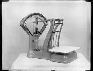 Grocers's scales, made by Hutchinson Scale Australasia Ltd, of Christchurch