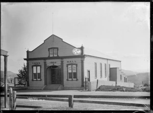 Town Hall at Kihikihi, circa 1912