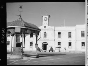 Band rotunda and Post Office, Blenheim - Photograph taken by W Walker
