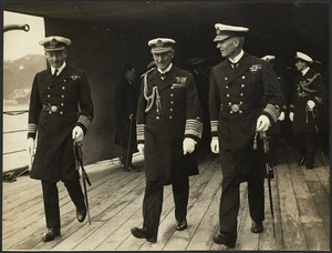 Creator unknown: Photograph of Governor General Lord Jellicoe, with Captain Thorn, and Admiral Field
