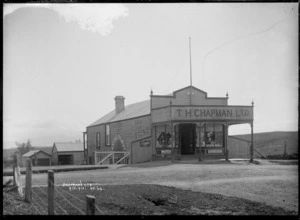T H Chapman's store at Kihikihi, circa 1912