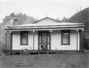 House, and children, of William C Clarke, at 55 Bridge Road, Upper Hutt