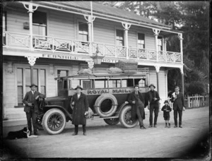 Bus outside the Fernhill Hotel, Hawkes Bay