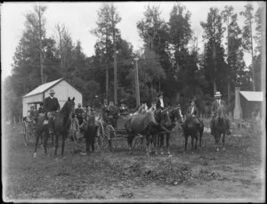 Unidentified group with horses and carriages of various kinds