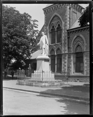 Statue of William Rolleston in front of museum, Christchurch