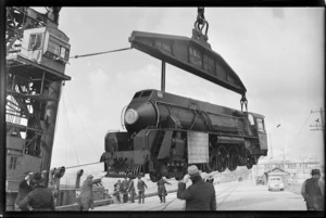 Steam locomotive 4-8-2, "J" class, Wellington wharves