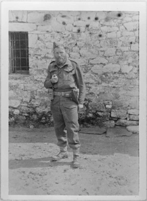 New Zealand soldier Mr Barnes, while in Greece during World War 2