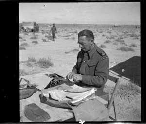 New Zealand war correspondent G E Beamish in the Libyan desert during World War 2