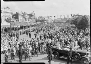 Royal motorcade during Duke and Duchess of York tour of New Zealand