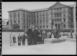 General Sir Alexander Godley laying a wreath at the Cenotaph, Wellington