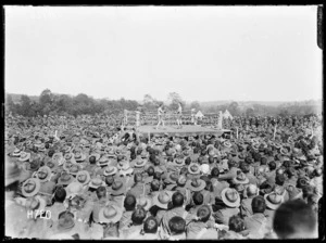 A crowd of soldiers watching a boxing match at the New Zealand Divisional Sports, Authie