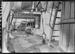 Cable running through pulleys along deck of Tutanekai