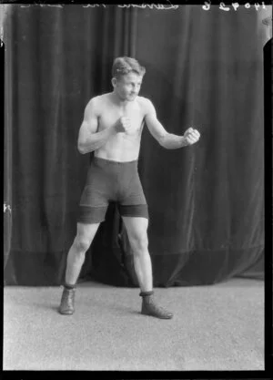 Mr Larsen, boxer