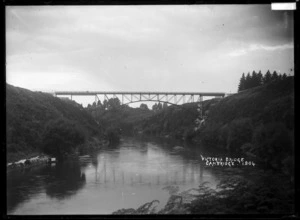 Victoria Bridge over the Waikato River at Cambridge, circa 1920s