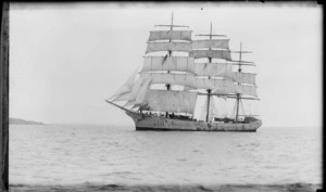 Ship Tonawanda, probably in Auckland Harbour, circa 1920s