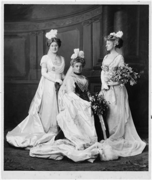Louisa Jane Seddon with her daughters Mary and Rubi
