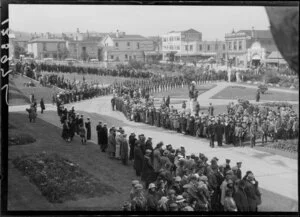 Crowd & soldiers lining road in Parliament grounds, Wellington