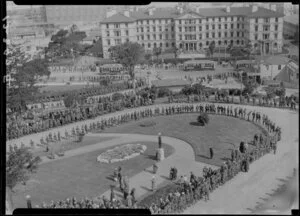Soldiers at ease, lining road to Parliament Buildings, Wellington