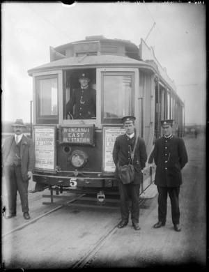 Electric tram with driver and conductors, Wanganui