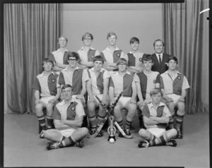 Tawa College, boys' hockey team, with trophy, Wellington