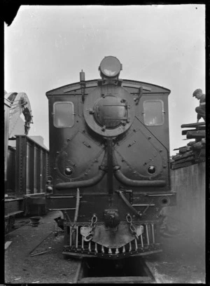 Front view of "D" 1 steam locomotive (Clayton, 0-4-0T type), circa 1929