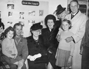 Robert and Margaret Semple, with John Hector Ronald Semple and other family members