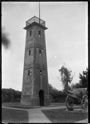 Watchtower at the Manaia redoubt, 1930.