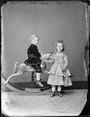 Mrs Taylor's children - Photograph taken by Thompson & Daley
