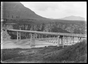 Bridge over the Shotover River in the Lower Shotover area, 1926.